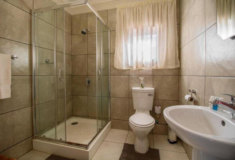 اتاق اکونومی, Eden Self Catering Chalets