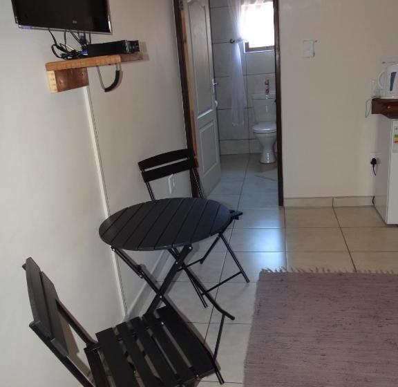 اتاق اکونومی, Eden Self Catering Chalets