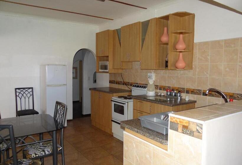 آپارتمان 3 خوابه, Eden Self Catering Chalets