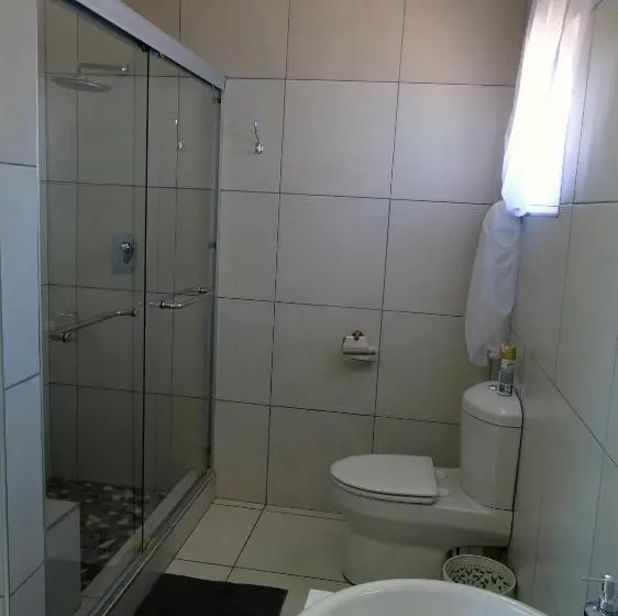 استودیوی لوکس, Eden Self Catering Chalets