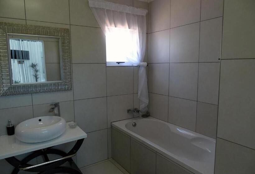 استودیوی لوکس, Eden Self Catering Chalets