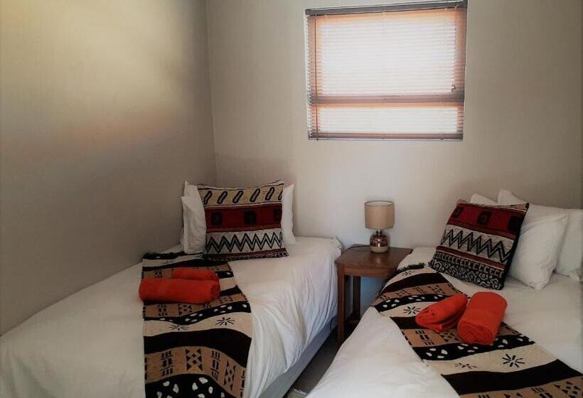 بنگله خانوادگی, Eden Self Catering Chalets