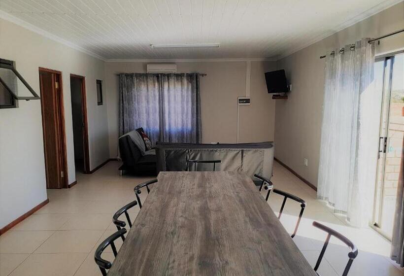 بنگله خانوادگی, Eden Self Catering Chalets