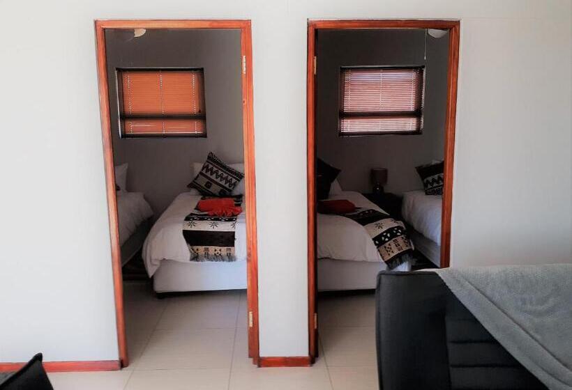 بنگله خانوادگی, Eden Self Catering Chalets