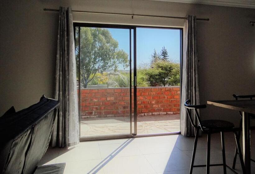 بنگله خانوادگی, Eden Self Catering Chalets