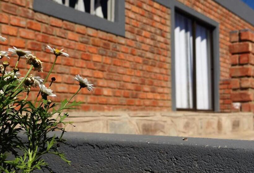 بنگله خانوادگی, Eden Self Catering Chalets