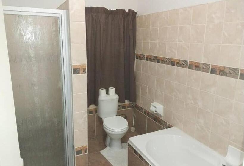 آپارتمان خانوادگی, Eden Self Catering Chalets