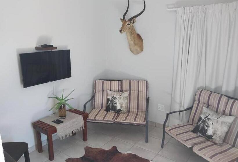 آپارتمان خانوادگی, Eden Self Catering Chalets