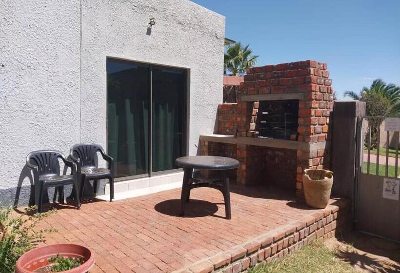 آپارتمان خانوادگی, Eden Self Catering Chalets