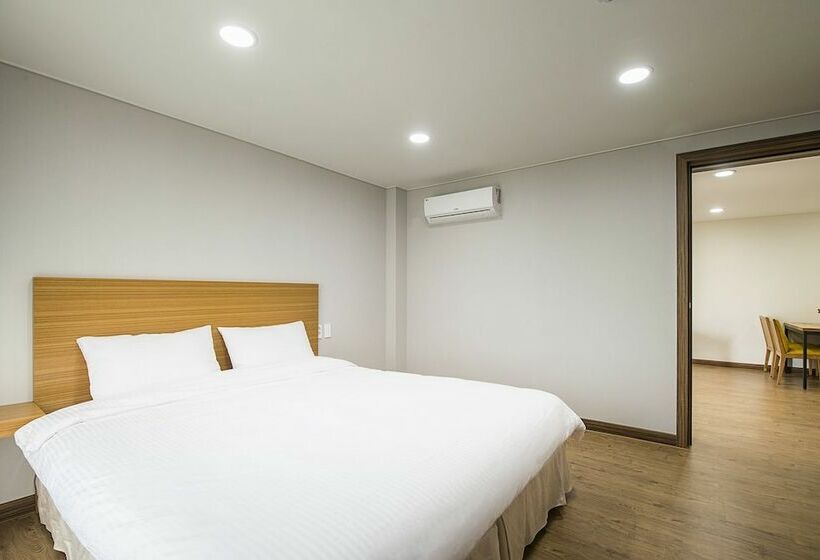 Family Suite, W Ocean Pension