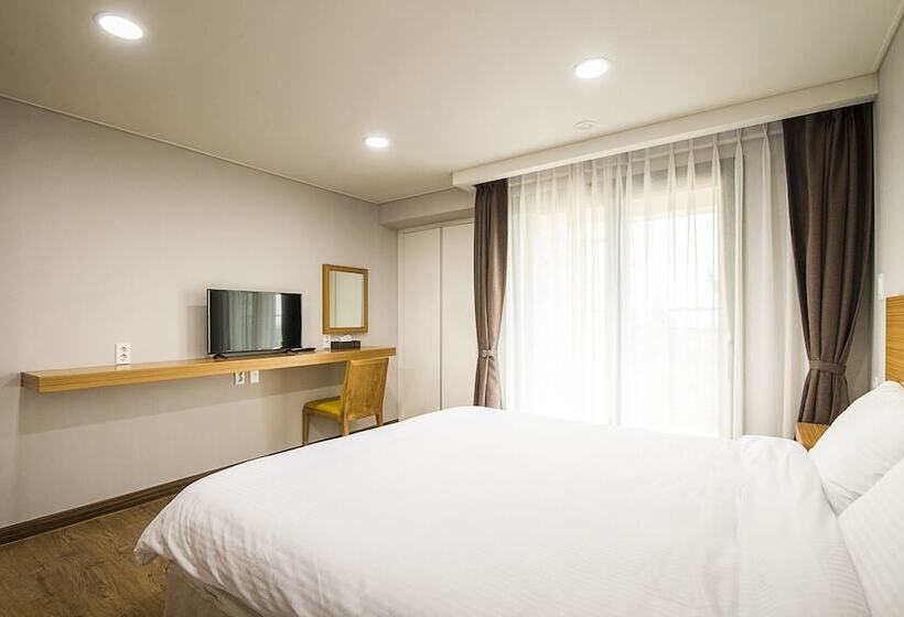 Family Suite, W Ocean Pension