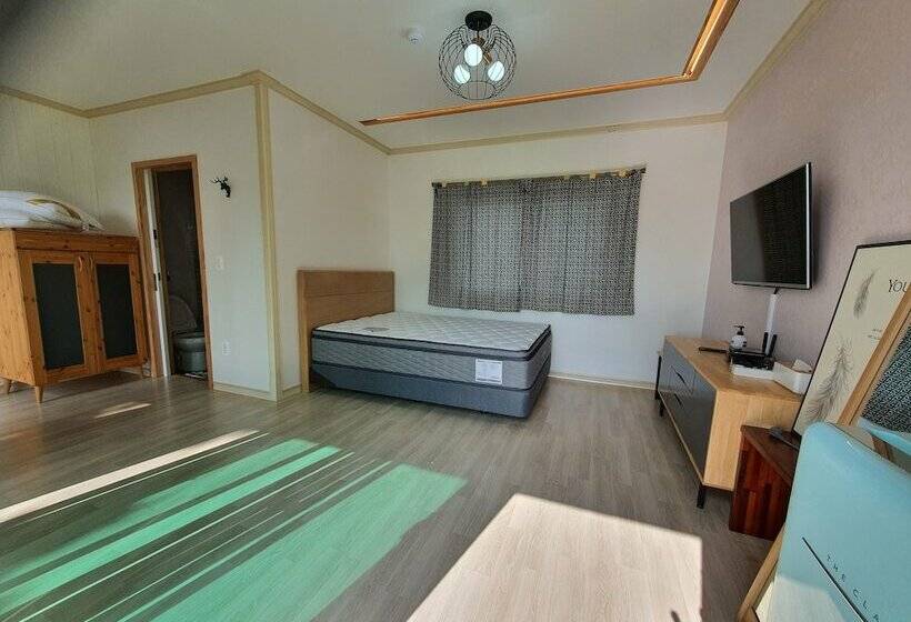 ダブルベッドのスタンダードシングルルーム, Wind Jeju Cafe & Pension