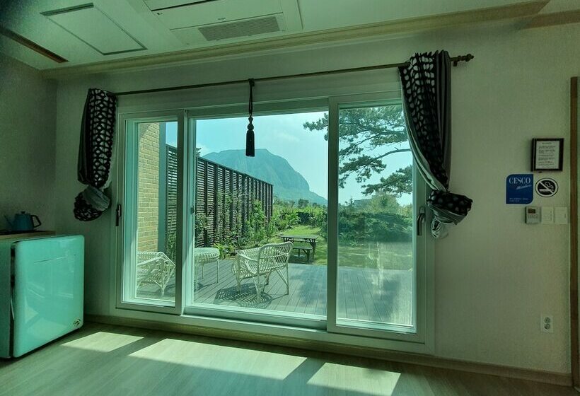 ダブルベッドのスタンダードシングルルーム, Wind Jeju Cafe & Pension