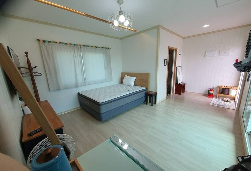 ダブルベッドのスタンダードシングルルーム, Wind Jeju Cafe & Pension