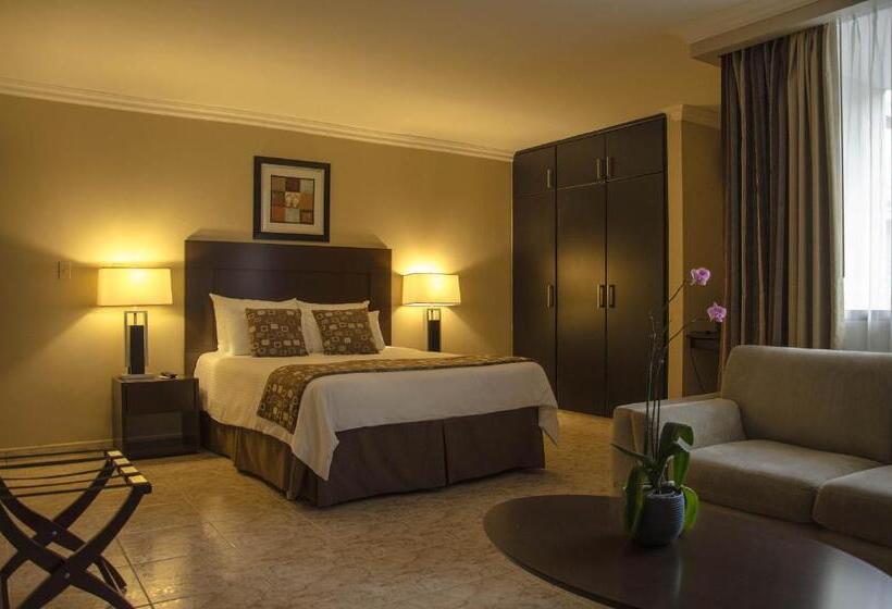 디럭스 주니어 스위트, Aparthotel Sevilla Suites