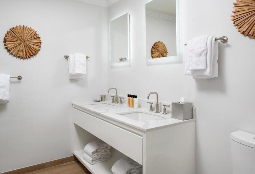 Deluxe Suite Sea View, Alexandra Resort All Inclusive