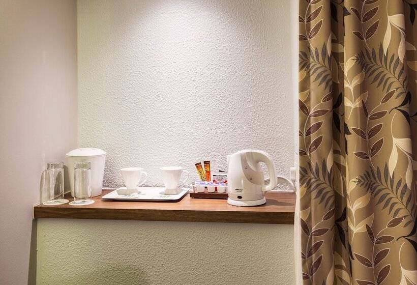 Номер Стандарт, City Lodge Hotel Pinelands