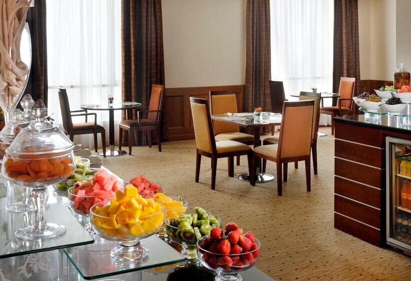 اتاق لوکس, Courtyard By Marriott Kuwait City