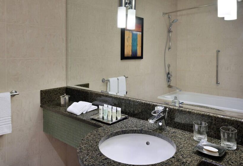 سوئیت کلاب, Courtyard By Marriott Kuwait City