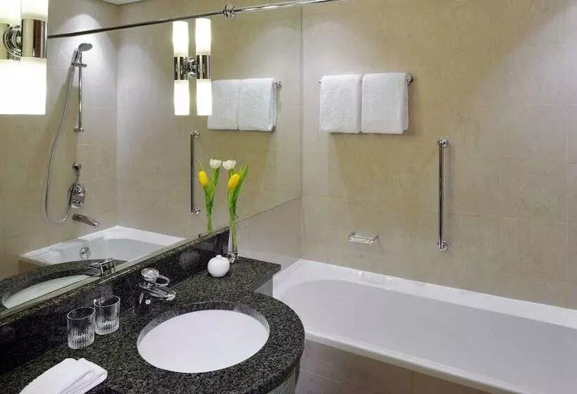 سوئیت کلاب, Courtyard By Marriott Kuwait City
