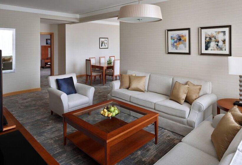 سوئیت کلاب, Courtyard By Marriott Kuwait City
