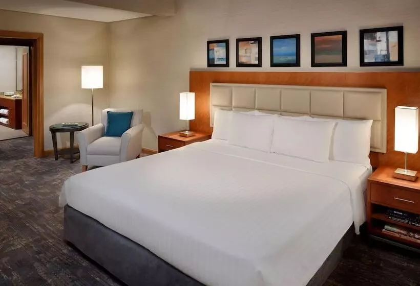 سوئیت کلاب, Courtyard By Marriott Kuwait City