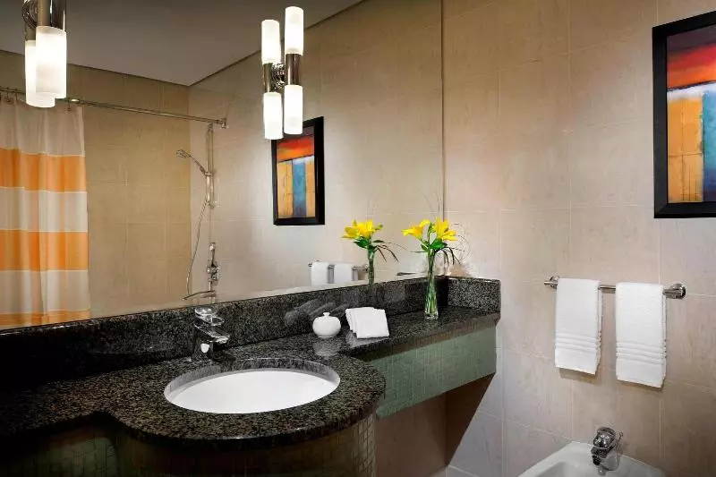 اتاق لوکس, Courtyard By Marriott Kuwait City