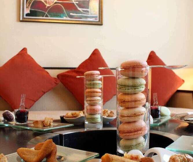 小型套房, Farah Casablanca