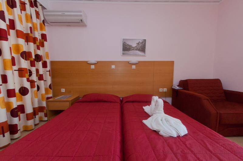 اتاق لوکس یک تخته, Farah Casablanca