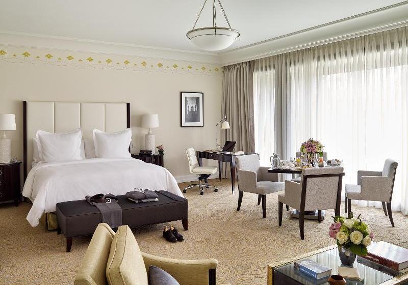带大床的套房, Four Seasons Hotel Gresham Palace Budapest