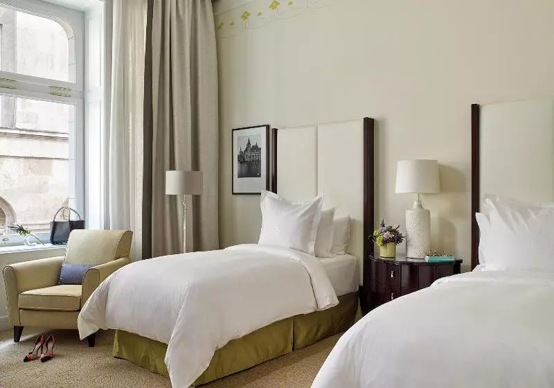 スタンダードルーム, Four Seasons Hotel Gresham Palace Budapest