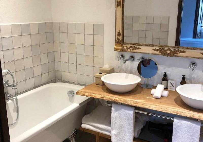 Полулюкс, Grand Hôtel De Cala Rossa & Spa Nucca