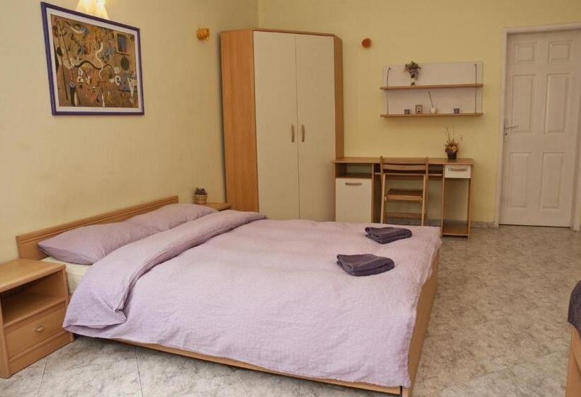 Номер Стандарт Совместная Ванная, Hostel Mostel Sofia
