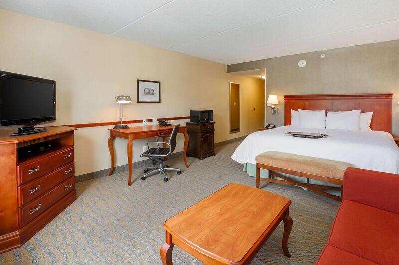 标准三人间, Newtown Park