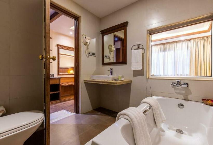 اتاق لوکس, Manang