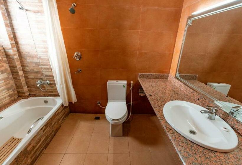 اتاق لوکس, Manang