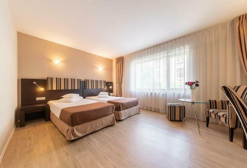 اتاق استاندارد برای معلولان, Parliament