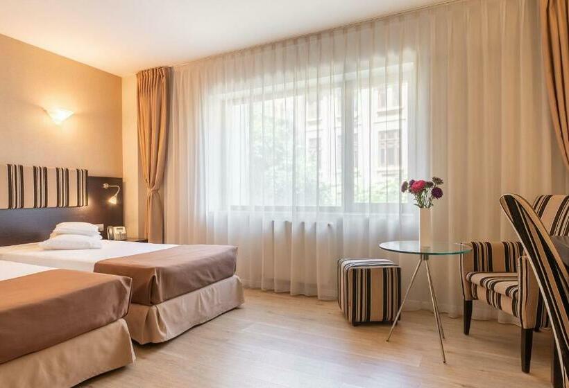 اتاق استاندارد برای معلولان, Parliament