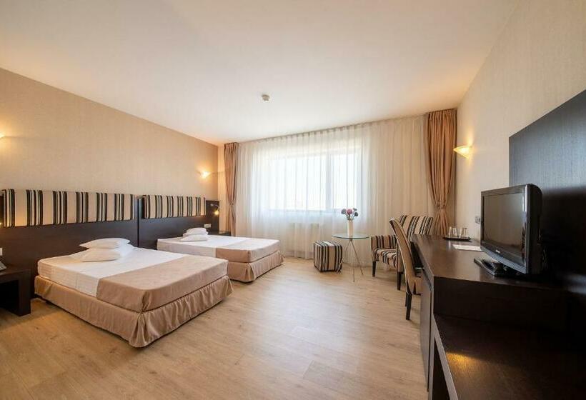 اتاق لوکس, Parliament