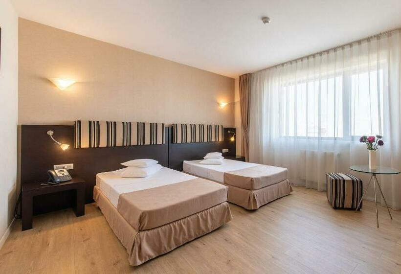 اتاق لوکس, Parliament