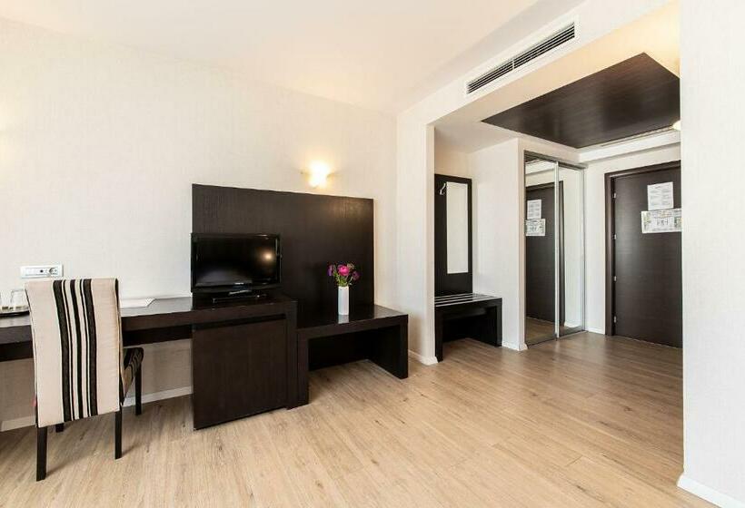 اتاق لوکس, Parliament