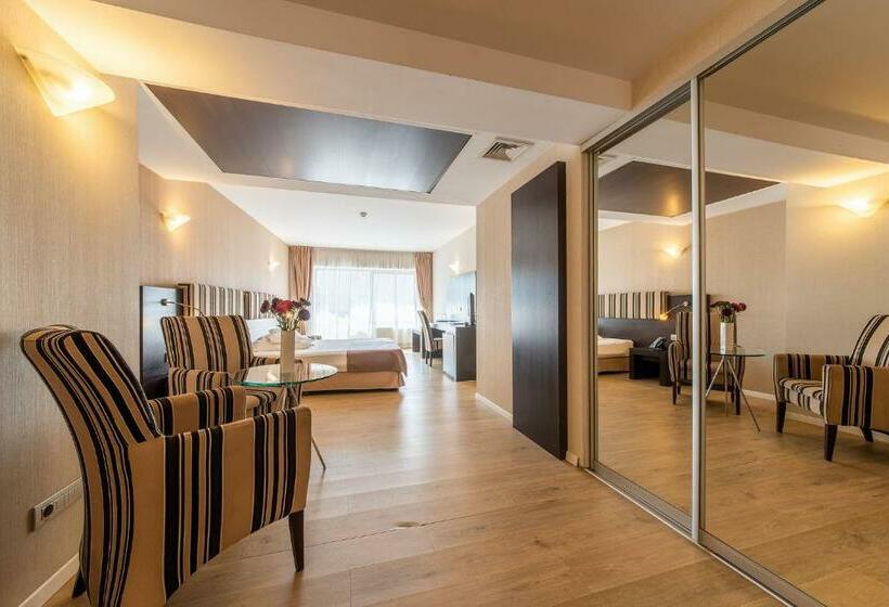 سوییت جونیور, Parliament