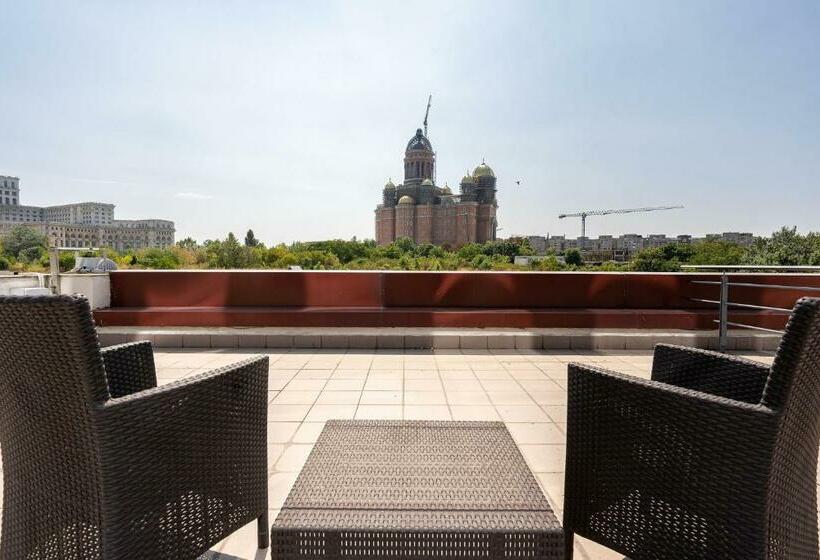 سوئیت جونیور با تراس, Parliament