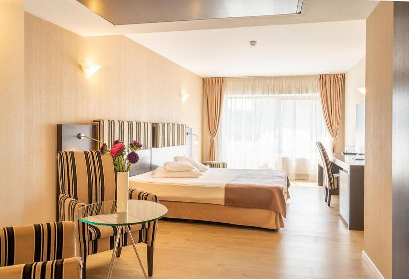 سوییت جونیور, Parliament