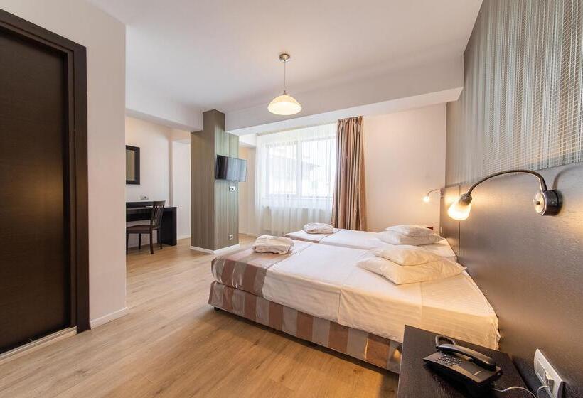 اتاق لوکس, Parliament