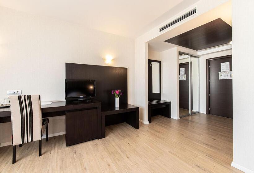 اتاق لوکس, Parliament