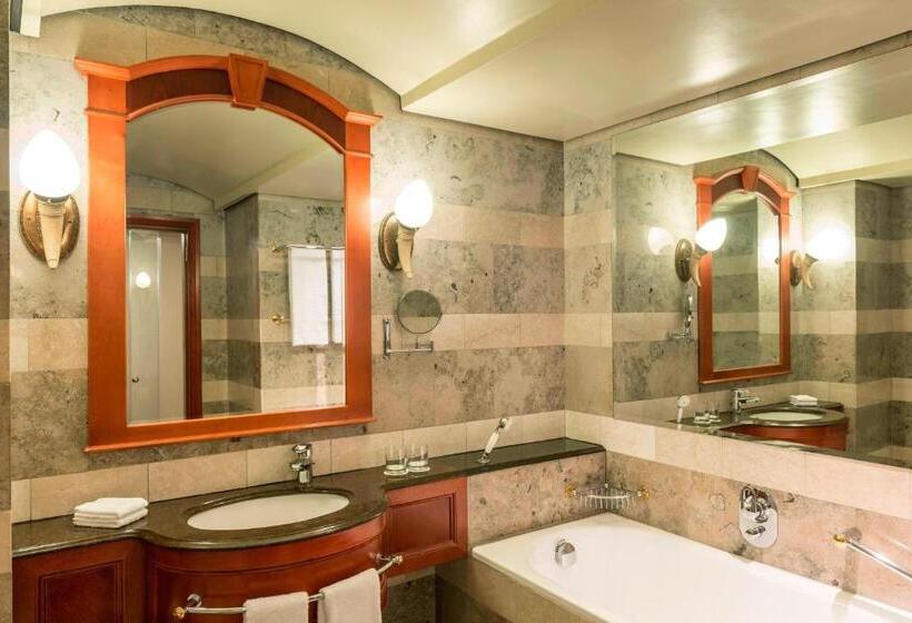 Номер Классика Кровать Кинг, Sheraton Pretoria