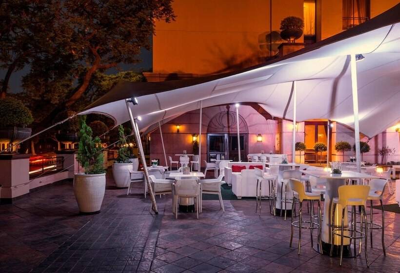 Номер Deluxe, Sheraton Pretoria