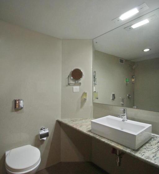 Номер Стандарт, Monarch Brigade Road