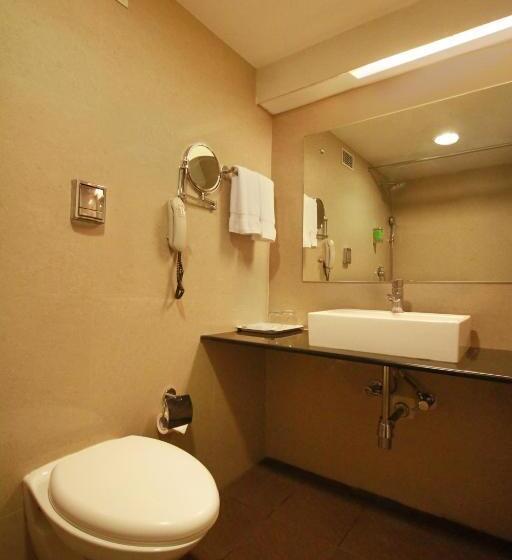 Номер Стандарт, Monarch Brigade Road